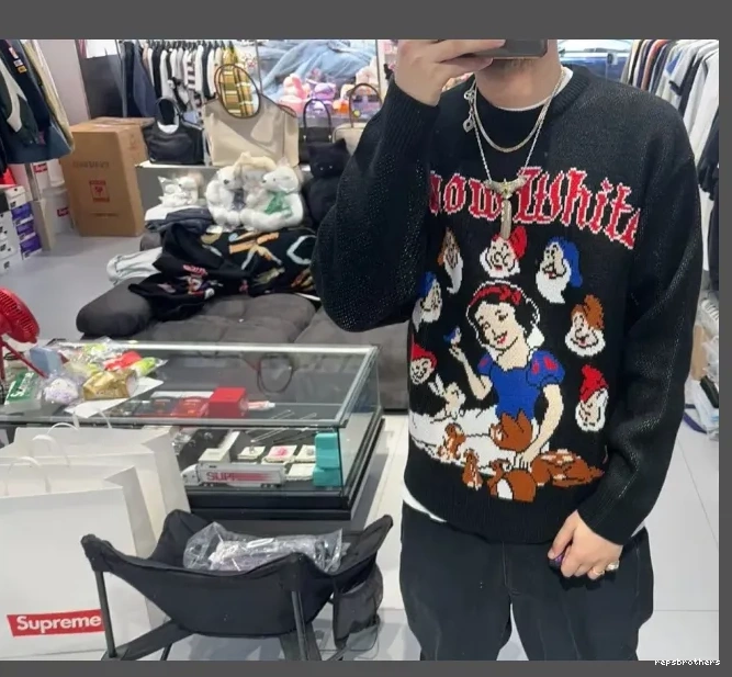 WHITE 24FW SWEATER SNOW Snow White Sweater 0609
